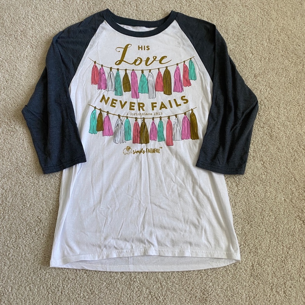 Women's small 1/4 length sleeve t-shirt